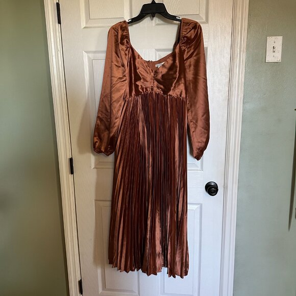 Elegant Copper Pleated Dress - Picture 5 of 6